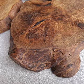 3 walnut slices kitchen saucers