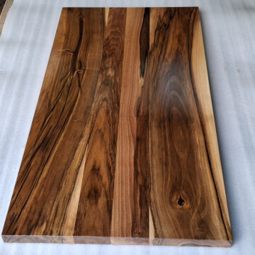 Blat do&nbsp;biurka z&nbsp;orzecha