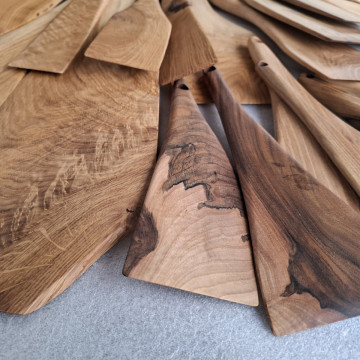 Kitchen utensils - spatulas, pestles and boards