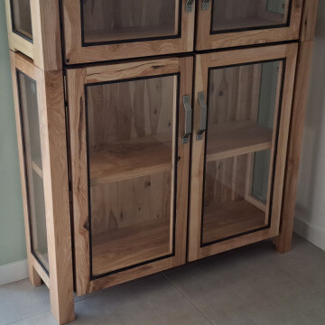 Display case made of&nbsp;ash wood 240 x 110cm
